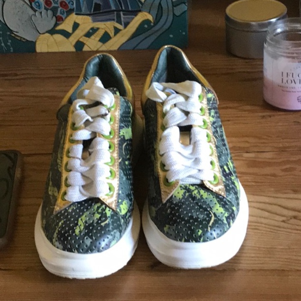 Wedge sneakers